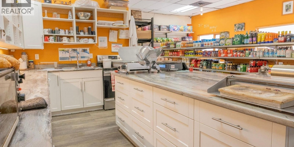 221 5TH AVENUE Stewart Photo 8 221 5TH AVENUE Stewart Photo 8